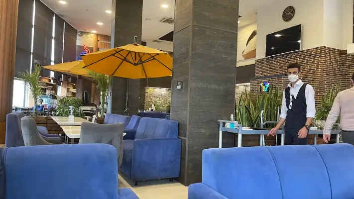 رستوران سیب مهرشهر