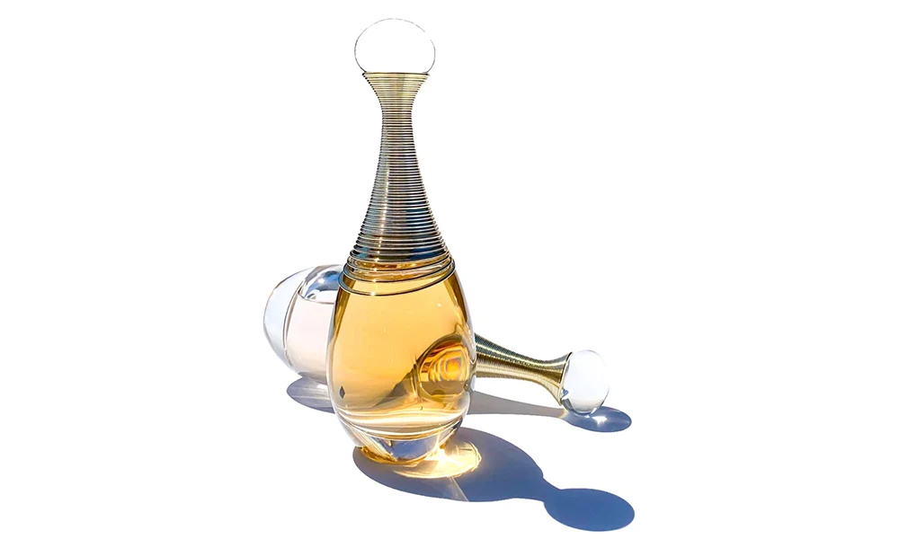 دیور جادور، از برترین عطرهای زنانه مرکباتی