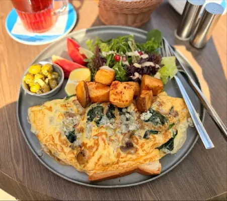 رستوران وینتیج مهرشهر