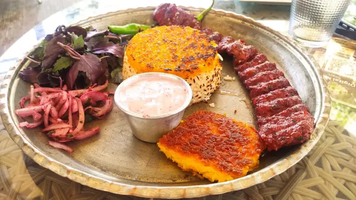 کافه رستوران پدرا عظیمیه