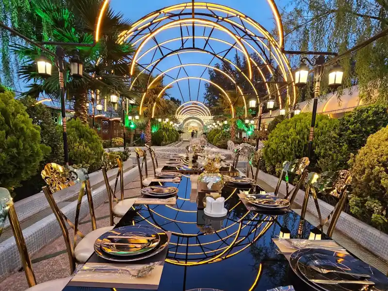 باغ رستوران عمارت شب نشین