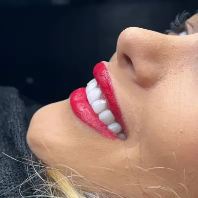 دندانپزشکی لبخند در پیروزی