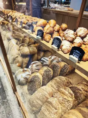 کافه روستار در فرشته